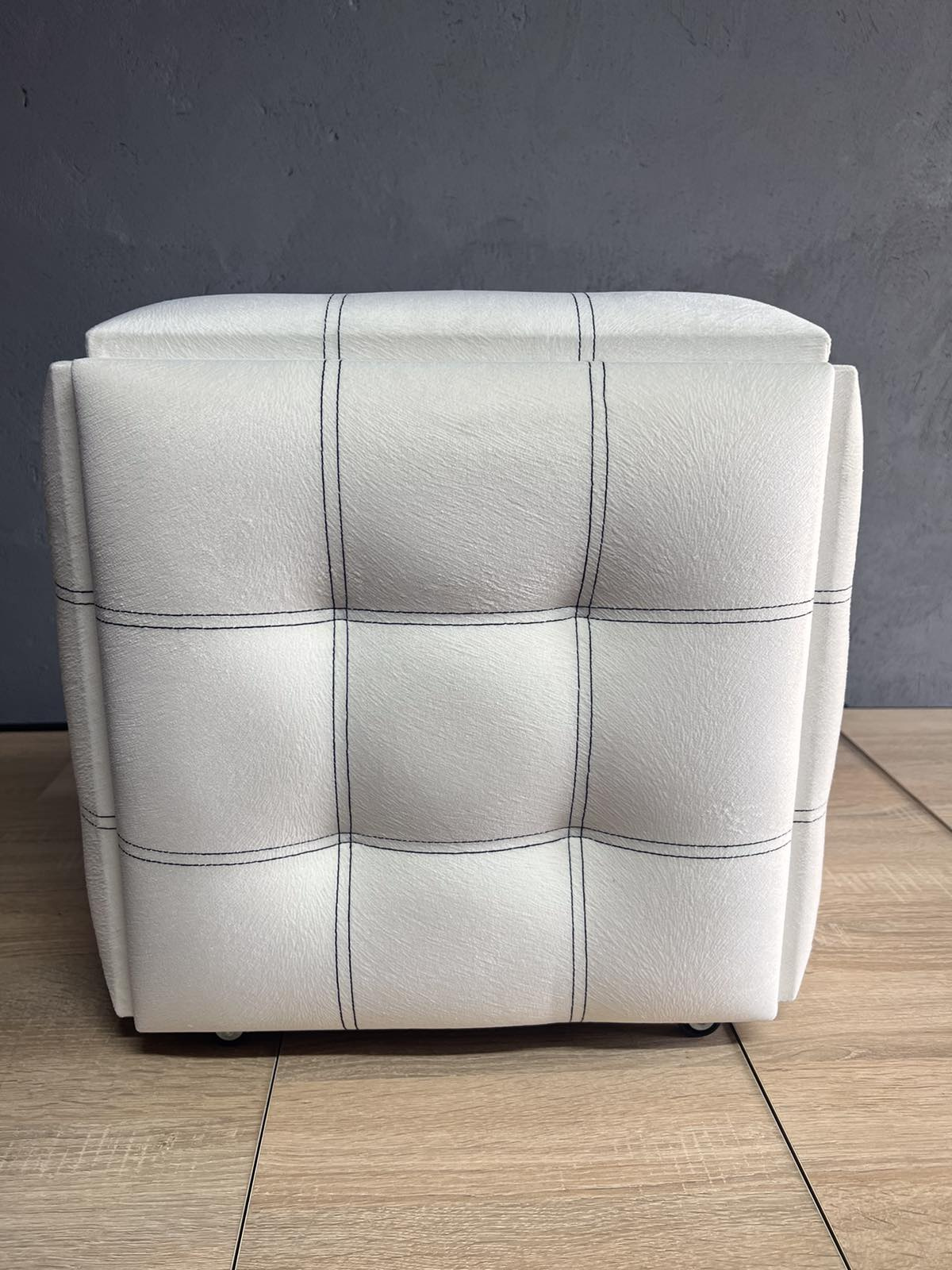 Фото Пуф 5 в 1 трансформер прошитий, розкладний табурет велюр білого кольору 