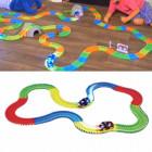 Фото 3 Гибкий трек с машинкой Светящийся в темноте 220 деталей Magic Tracks